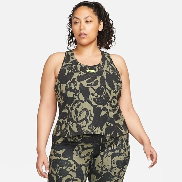 NWT Nike Dri-FIT One Luxe Icon Clash Women's Training Tank (Plus Size) Camo - Picture 3 of 8
